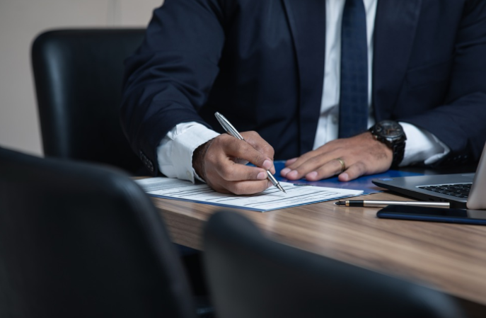 Mistakes to Avoid When Hiring a Lawyer